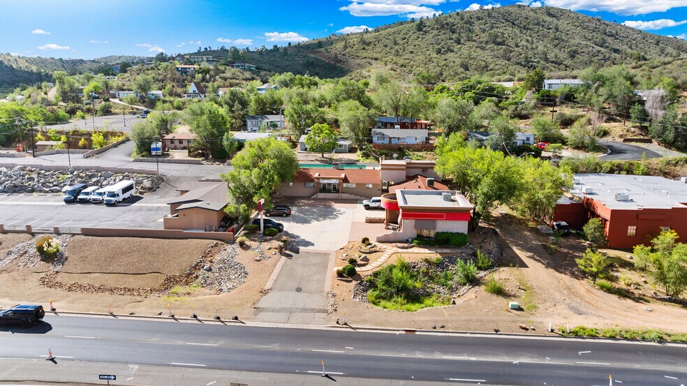 More Photos Of 2245 E State Route 69, Prescott Veterinarian Kennel For Sale