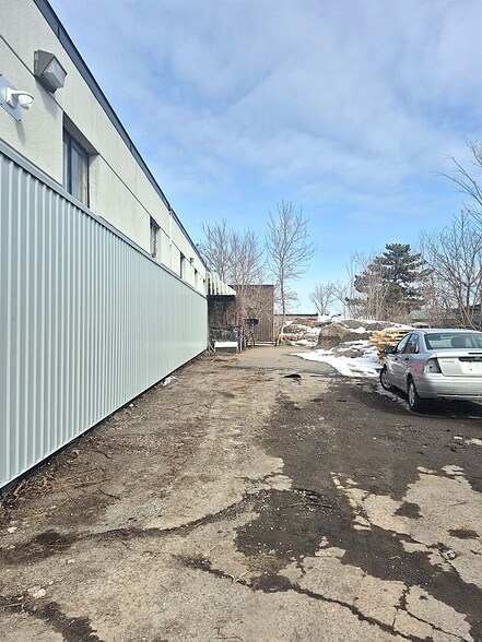 More Photos Of 30 Grenfell Cres, Ottawa Manufacturing For Lease
