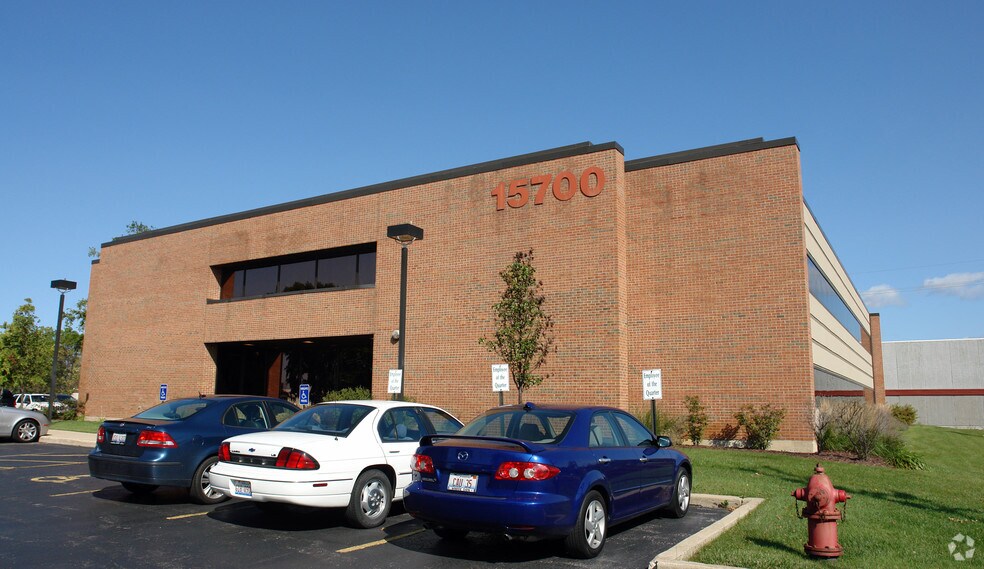 More Photos Of 15700 W 103rd St, Lemont Office For Lease