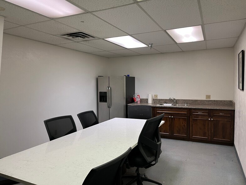 More Photos Of 9615 Broadway Blvd SW, Albuquerque Warehouse For Sale