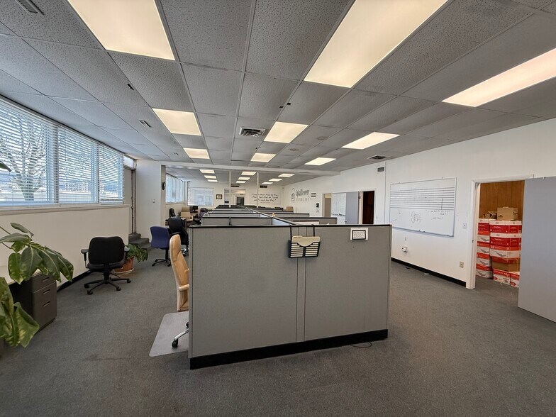 More Photos Of 630 Market St, Steubenville Office For Sale