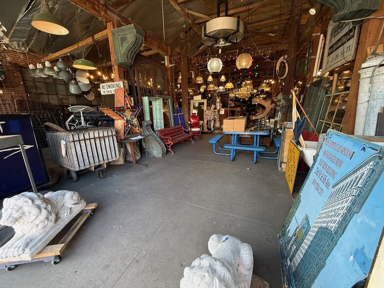 More Photos Of 1800 S Grand Ave, Los Angeles Warehouse For Sale