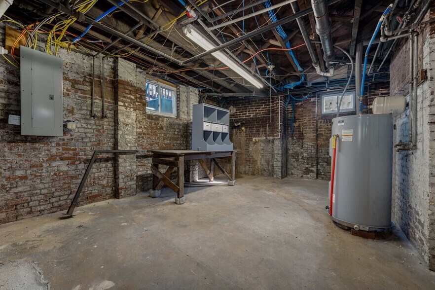 More Photos Of 114 E Unaka Ave, Johnson City Office Residential For Sale