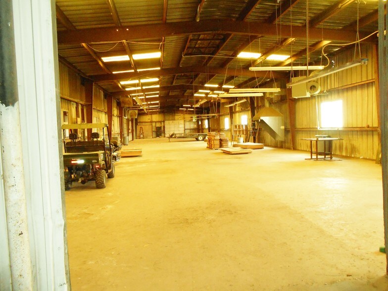 More Photos Of 301 W 44th St, Corpus Christi Manufacturing For Sale