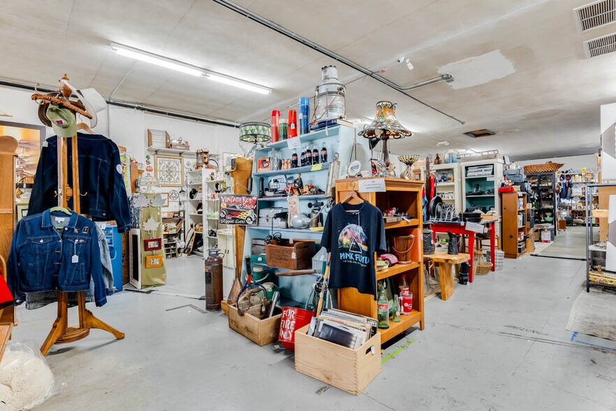 More Photos Of 114 S Woodland Blvd, Deland Storefront For Sale