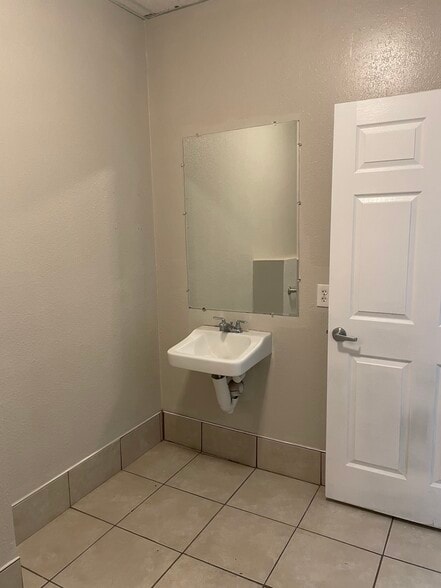 More Photos Of 7223 W 118th Pl, Broomfield Light Distribution For Lease