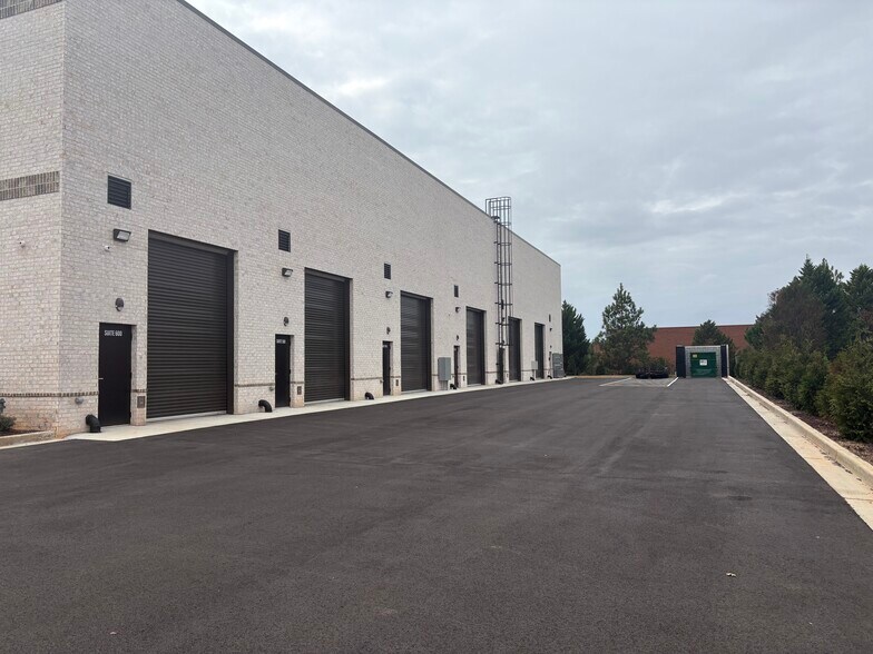 More Photos Of 4105 Commerce Street, Flowery Branch Light Manufacturing For Lease