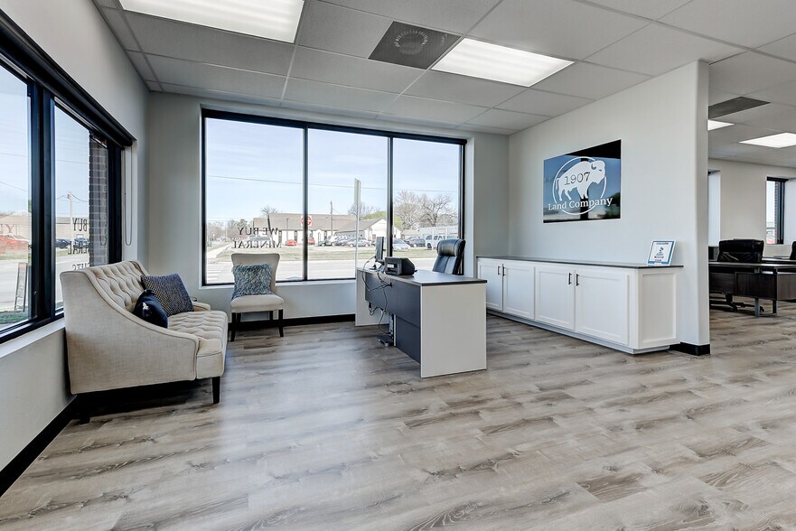 More Photos Of 121 N Crawford Ave, Norman Office For Lease