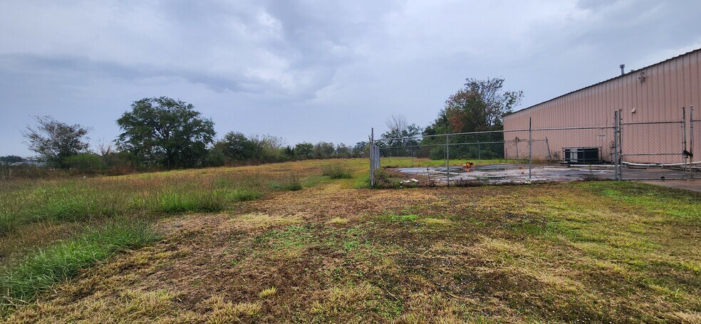 More Photos Of 5221 Park Village Dr, Houston Religious Facility For Lease