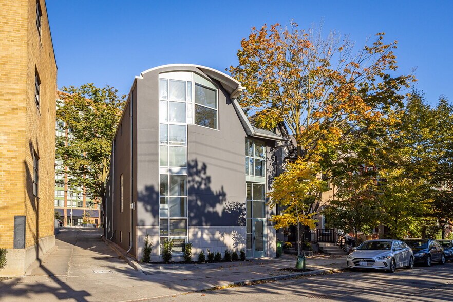 Primary Photo Of 115 Walnut Ave, Toronto Office For Sale