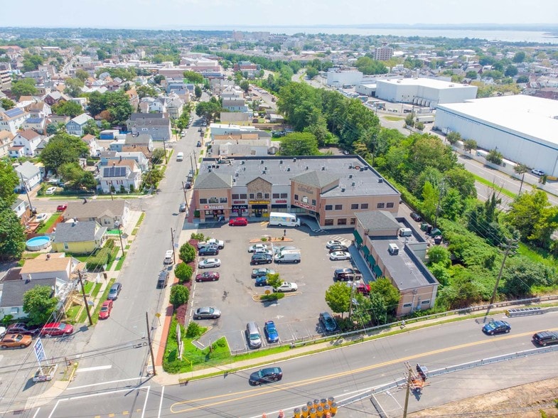 More Photos Of 547-564 Sayre Ave, Perth Amboy Storefront For Lease