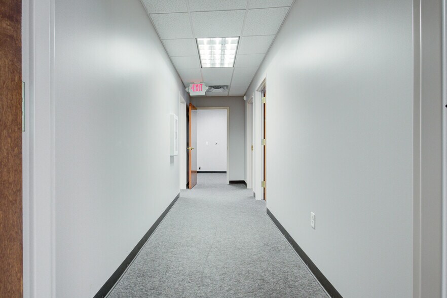 More Photos Of 959 Illinois Ave, Maumee Office For Sale