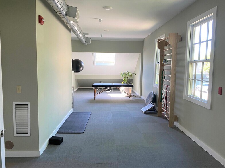 More Photos Of 171 Battery St, Burlington Office For Lease