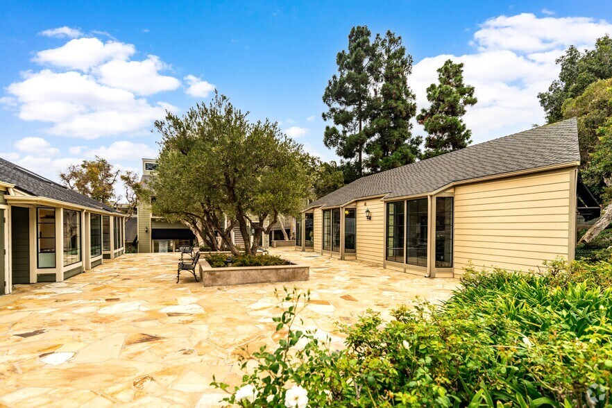 More Photos Of 24520-24590 Hawthorne Blvd, Torrance Unknown For Lease