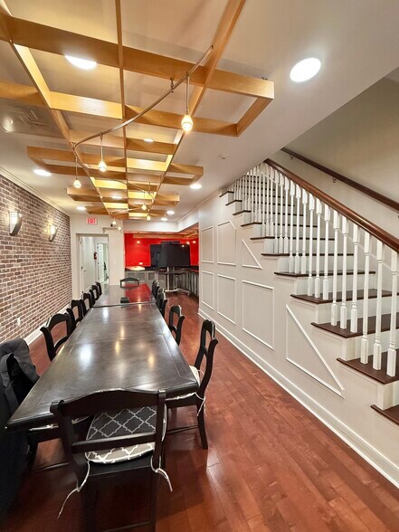 More Photos Of 509 2nd St NE, Washington Office For Lease