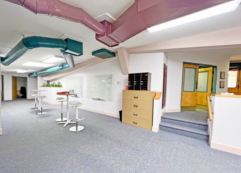 More Photos Of 104 W Anapamu St, Santa Barbara Office For Lease