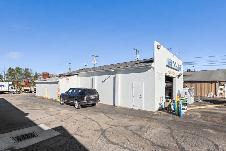 More Photos Of 2024 Locust St, Canal Fulton Freestanding For Sale