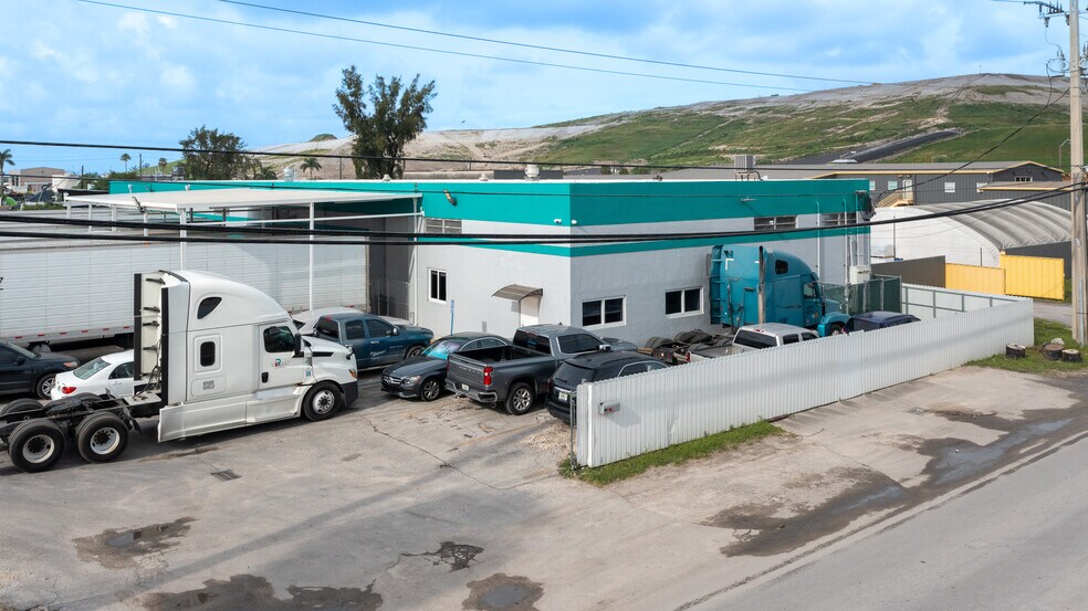 More Photos Of 9000 NW 97th Ter, Medley Manufacturing For Sale