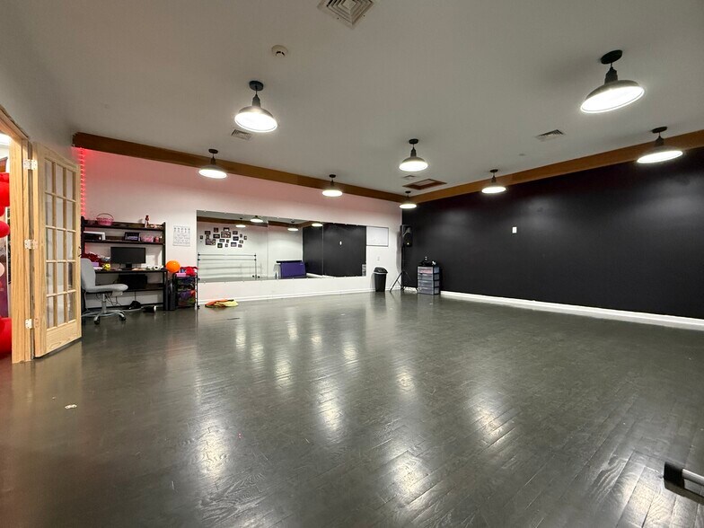 More Photos Of 120 W Boylston St, Worcester Freestanding For Sale