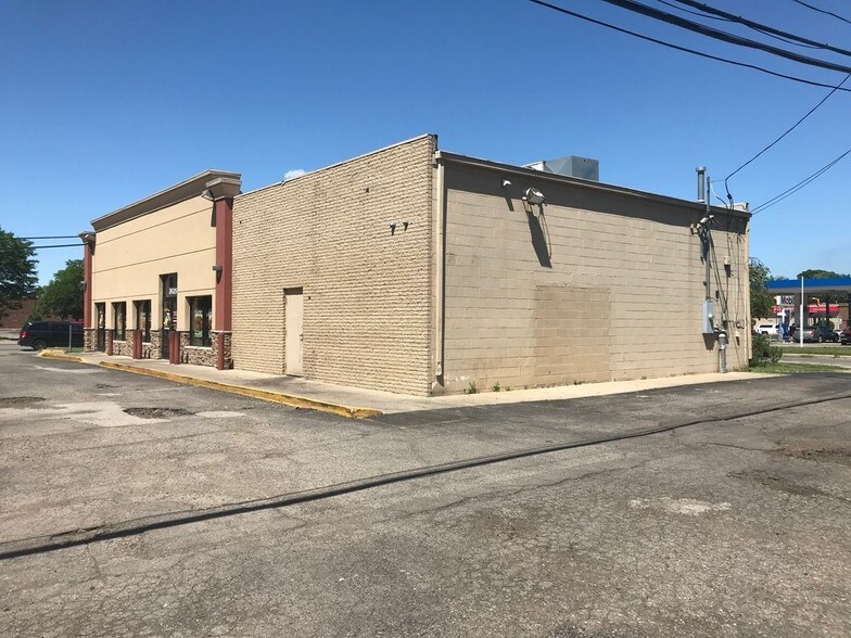 More Photos Of 24105 Eureka Rd, Taylor Restaurant For Sale