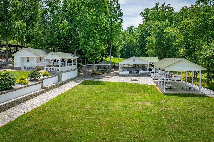More Photos Of 200 Little Acres Dr, Marion Specialty For Sale