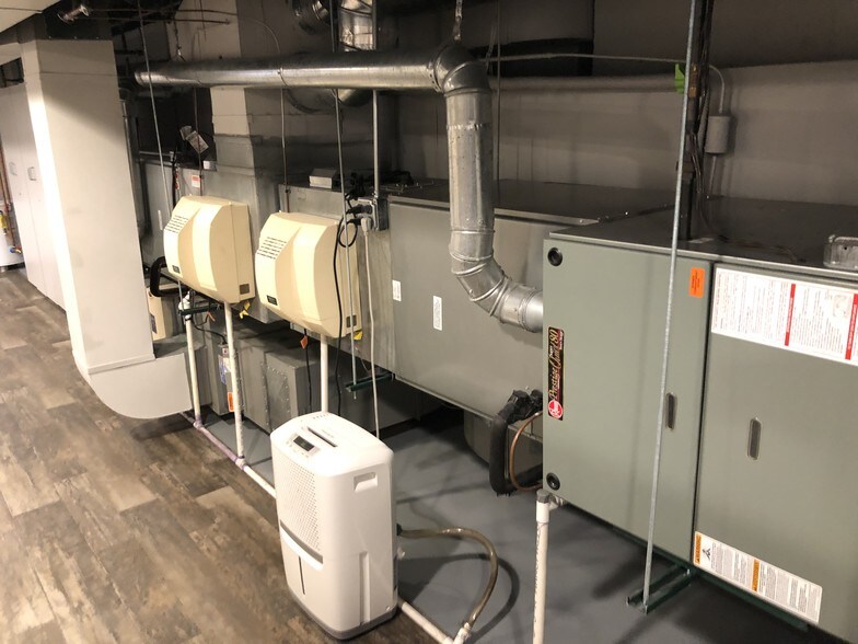 More Photos Of 512 Higgins Rd, Park Ridge Office For Lease