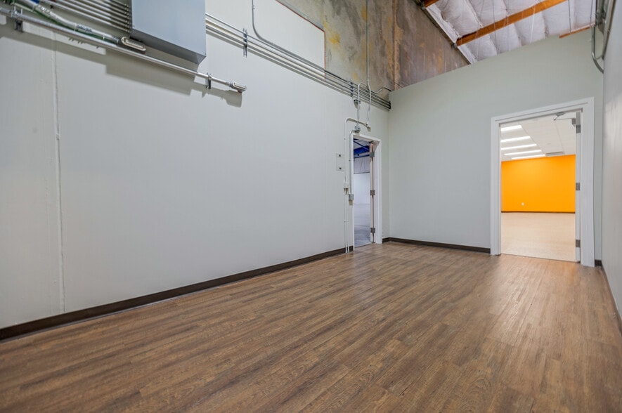 More Photos Of 3102 100th St SW, Everett Warehouse For Lease