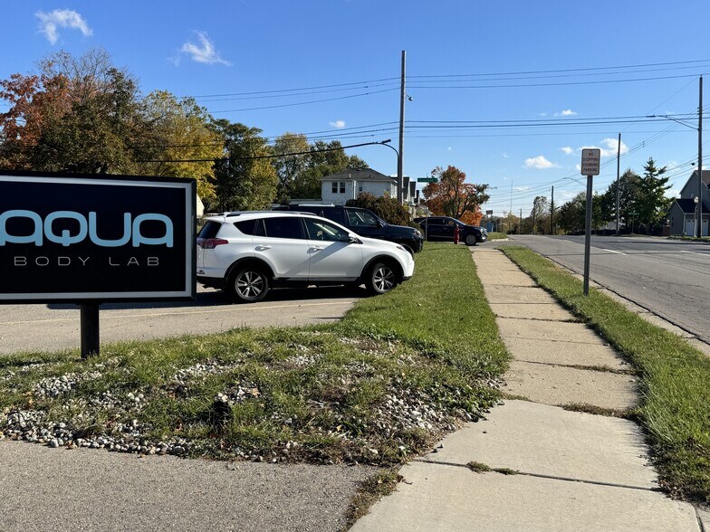 More Photos Of 1219 E Saginaw St, Lansing Medical For Lease