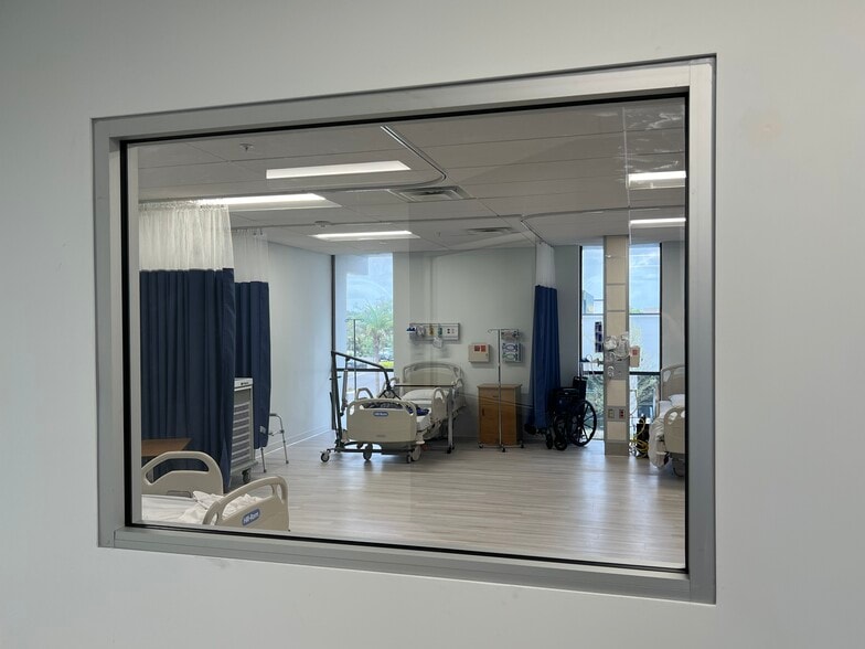 More Photos Of 5405 Diplomat Cir, Orlando Loft Creative Space For Lease