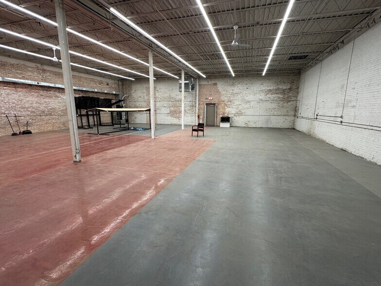 More Photos Of 7620 165th st, Hammond Storefront For Lease