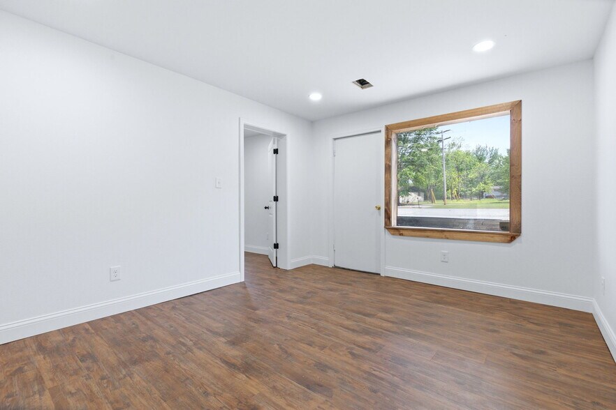 More Photos Of 702 W Dewitt Henry Dr, Beebe Freestanding For Sale
