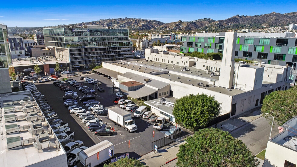 More Photos Of 7000 Romaine St, Los Angeles Showroom For Lease