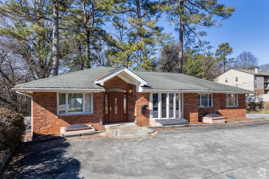 More Photos Of 3136 Clairmont Rd NE, Brookhaven Medical For Sale