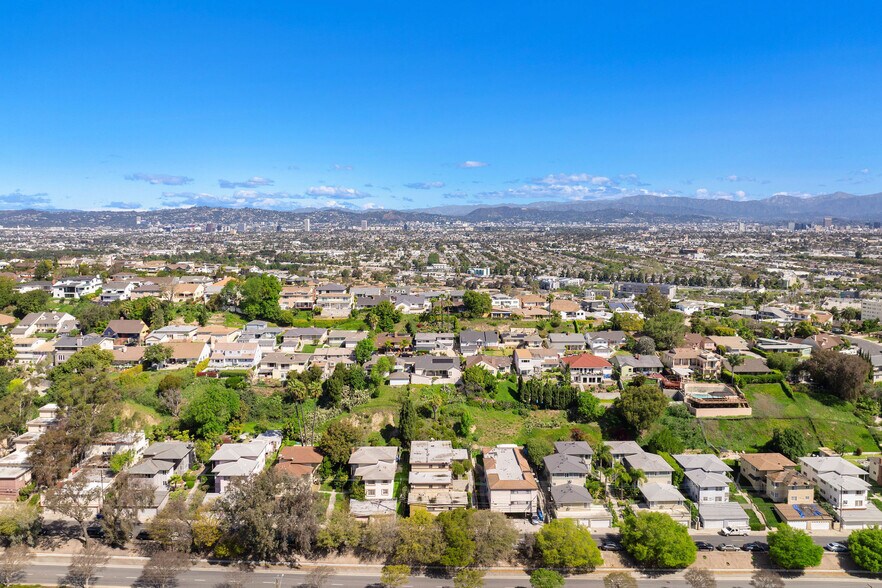 More Photos Of 4043 Don Tomaso Dr, Crenshaw Apartments For Sale