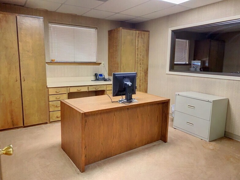More Photos Of 1206 W Interstate 20, Monahans Office For Sale