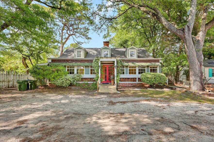 More Photos Of 4911 Oleander Dr, Wilmington General Retail For Sale