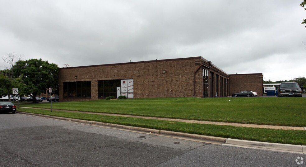 More Photos Of 7701-7717 Penn Belt Dr, Forestville Warehouse For Lease