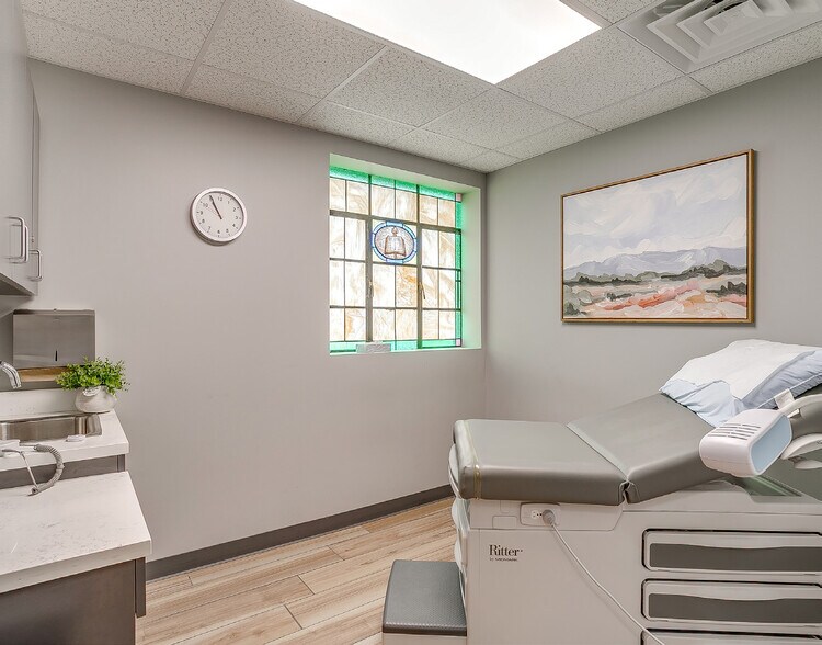 More Photos Of 1000 Bonnie Brae Ave, Fort Worth Medical For Sale
