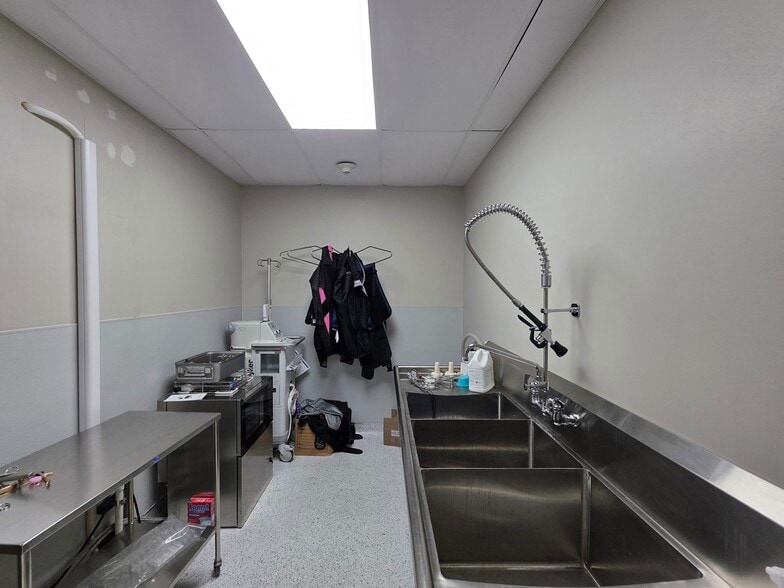 More Photos Of 16604 107th St, Orland Park Healthcare For Sale