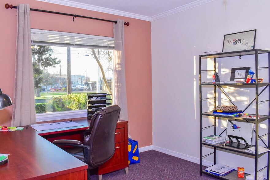 More Photos Of 1016 Court St, Medford Medical For Sale