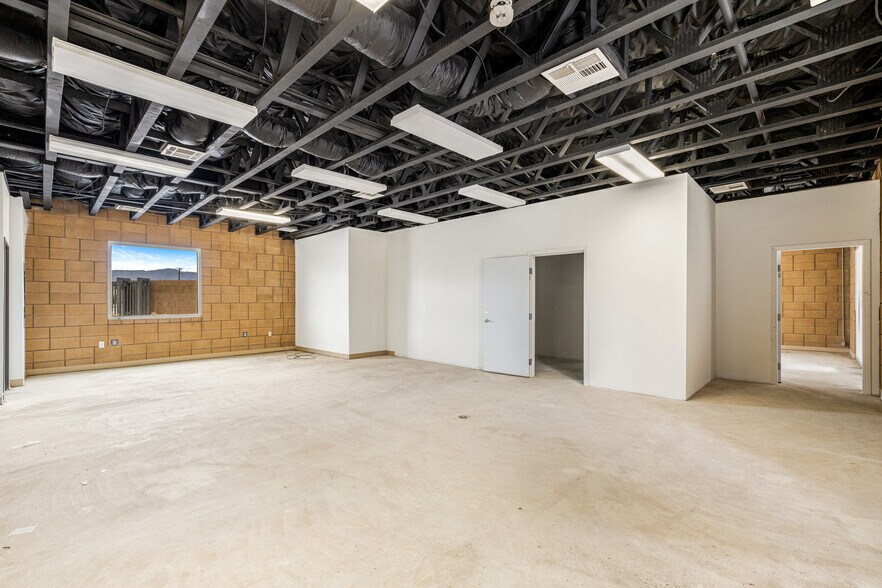 More Photos Of 3301 Micro Pl, Palm Springs Manufacturing For Lease