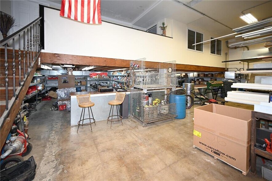More Photos Of 205 W Brasfield St, Smithville Industrial For Sale