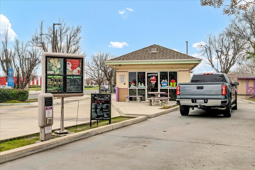 More Photos Of 1720 E Noble Ave, Visalia Fast Food For Sale