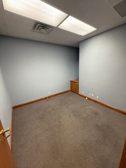 More Photos Of 126 S Knowles Ave, New Richmond Office For Lease