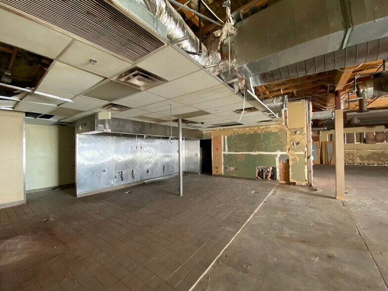 More Photos Of 4280-4302 E Indian School Rd, Phoenix Unknown For Lease