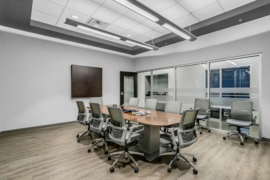 More Photos Of 438 Mayfield Rd, Duncan Flex For Sale