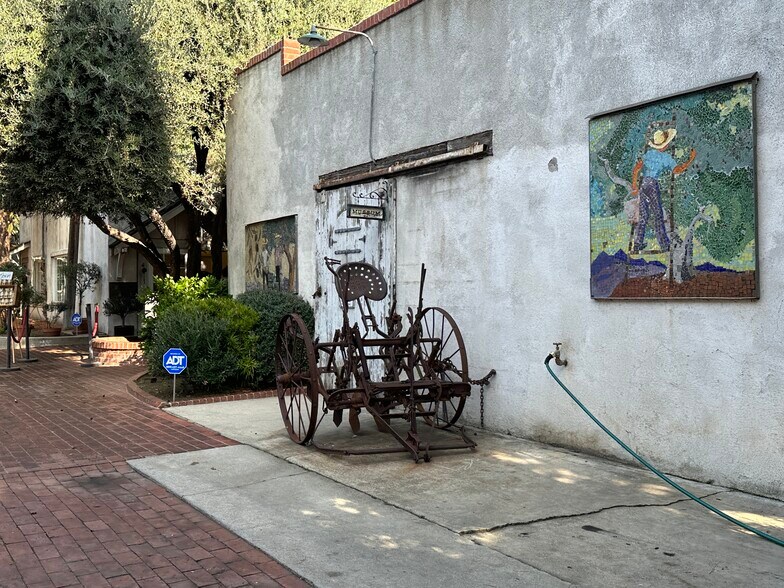 More Photos Of 315 E 4th St, Ontario Flex For Sale