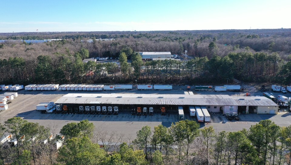 More Photos Of 9600 Express Ln, Richmond Truck Terminal For Lease