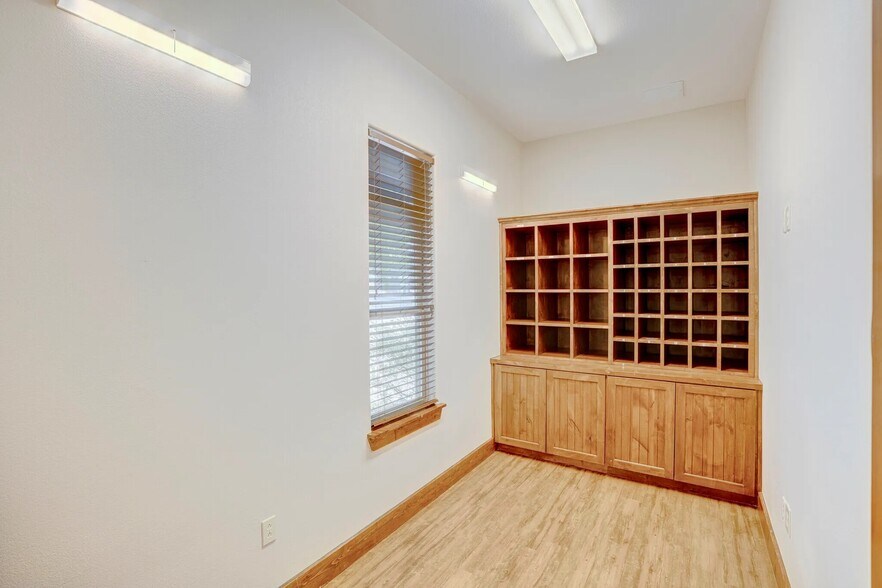 More Photos Of 3209 Fort Worth Dr, Denton Medical For Lease
