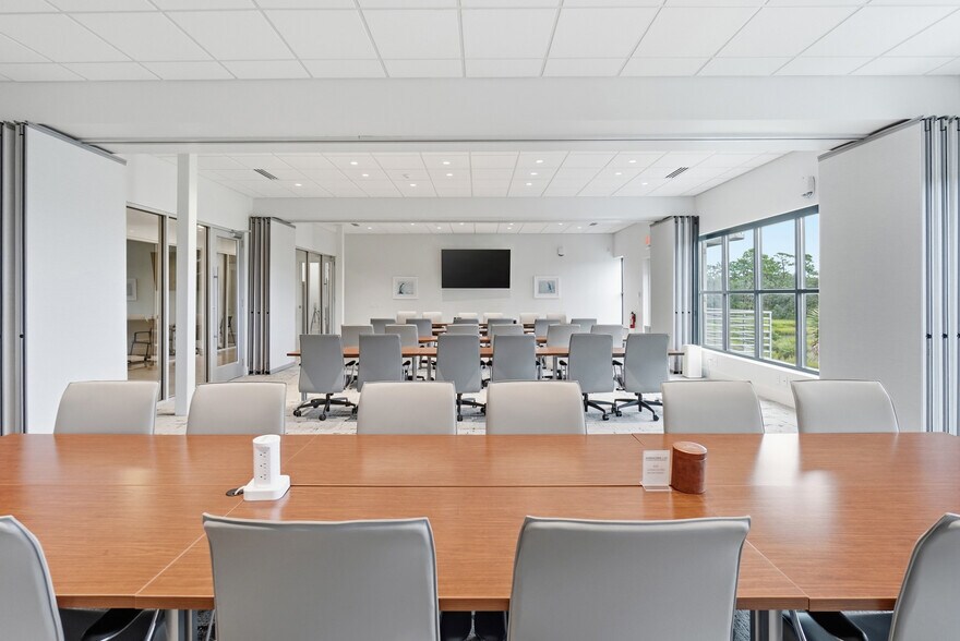 More Photos Of 1650 US Highway 1 S, Saint Augustine Office For Lease